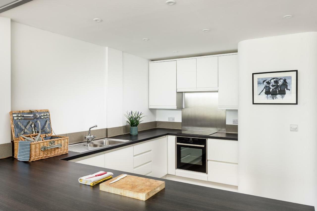 Lancing Beach Apartment. Εξωτερικό φωτογραφία
